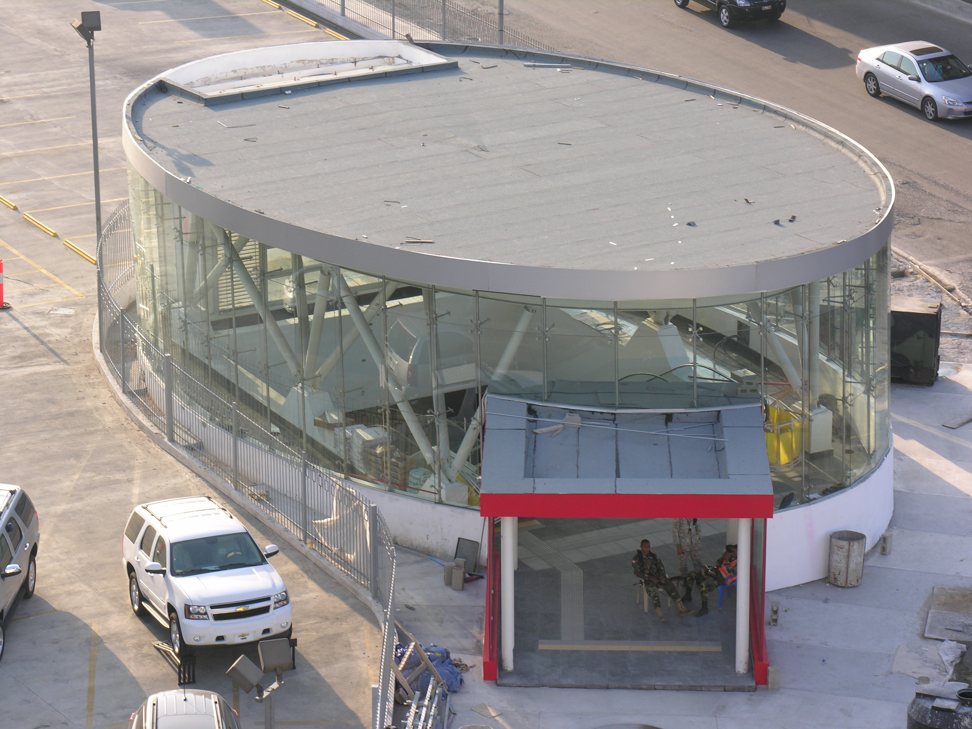 Construccion de la estructura metalica de la estacion numero once del Metro de Santo Domingo realizada por Ingenieria Metalica